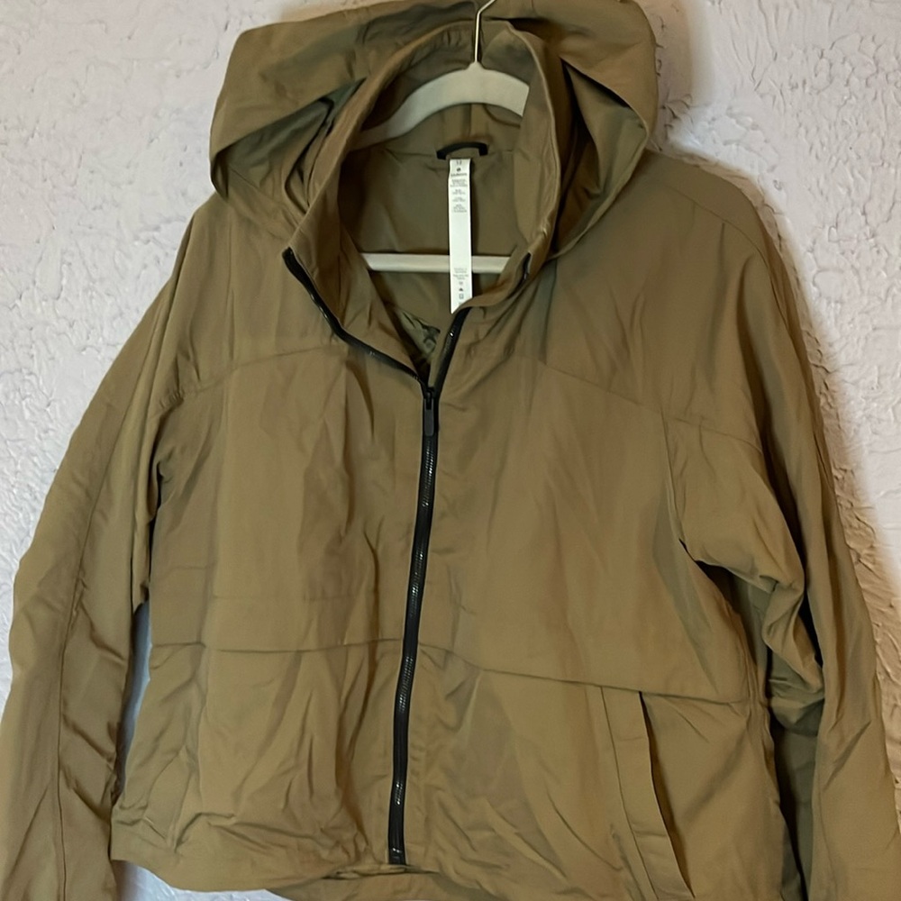 Lululemon men’s effortless jacket. Size 12